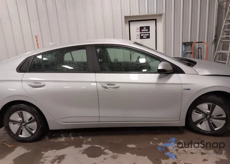 2017 Hyundai Ioniq Hybrid Blue from USA, damaged, VIN KMHC65LCXHU057496